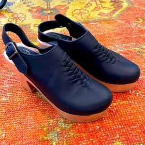 No. 6 platform clogs. Size 37